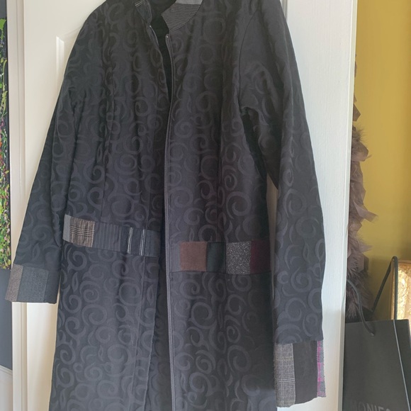 Myco Anna long coat. Ecoresponsible Quebec designer. - Picture 1 of 8